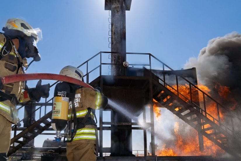 İtfaiyeci cesur kadınlar