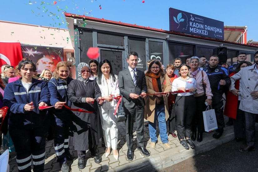 Bayraklı’da kadın danışma merkezi açıldı 