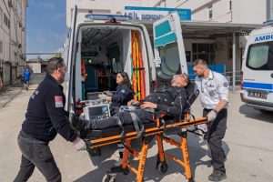 Acil sağlık hizmetlerinin neferleri: Ambulans paramedikleri