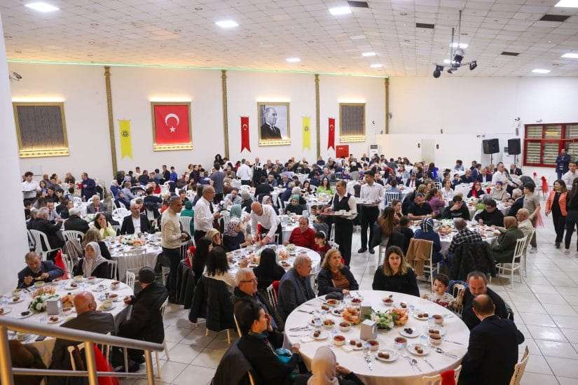 Buca’da şehit aileleri, gaziler ve yakınları için iftar düzenlendi