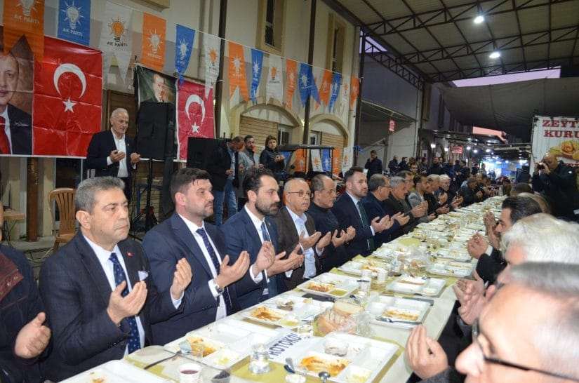 AK Parti Salihli’de iftar buluşması
