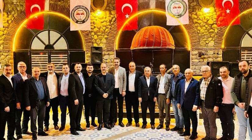 İzmir’de Kütahya-Karamancalılar iftarda buluştu