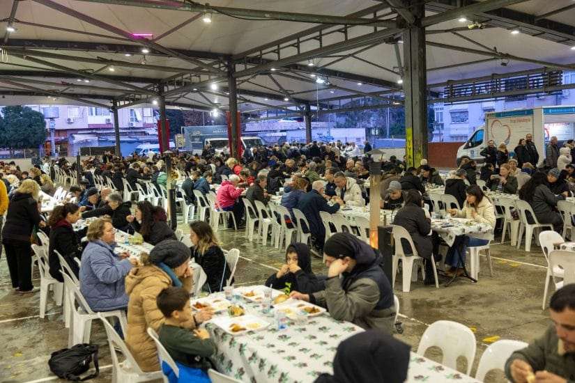 Konak’ta ilk iftar Murat Reis Mahallesi’nde kuruldu