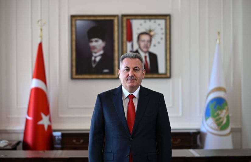 Vali Elban’ın mesajı: Bayram, dostluğu ve kardeşliği pekiştiren zamanlardır