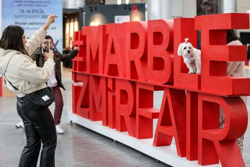 İzmir Marble gün sayıyor
