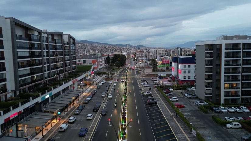 Eski Havaalanı Caddesi yenilendi
