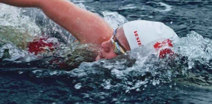 Egeli sporcu Aysu Türkoğlu Kaiwi Kanalı’nı geçerek tarih yazdı