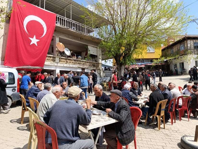 Gördes-Salur’da 50 yıllık köy hayrı