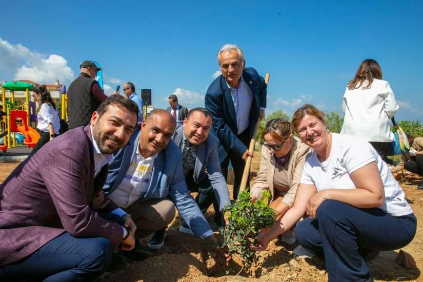 Güzelbahçe’de Sakız Ağaçları Büyüyecek