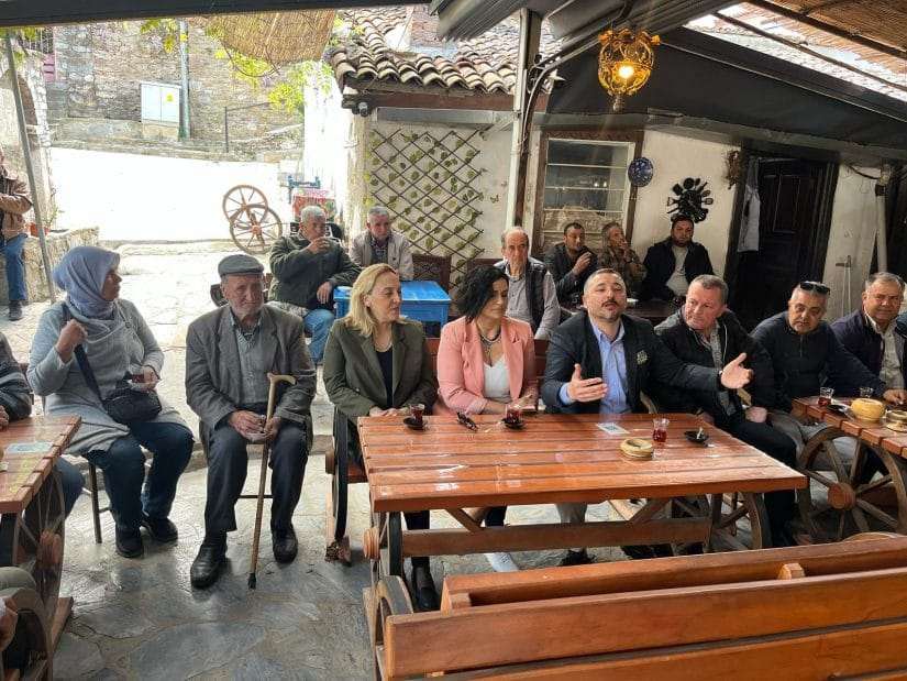 AK Parti’den Şirince esnafına destek