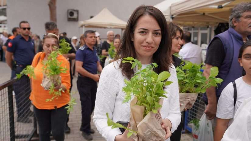 Seferihisar’da 500 bin fide dağıtıldı