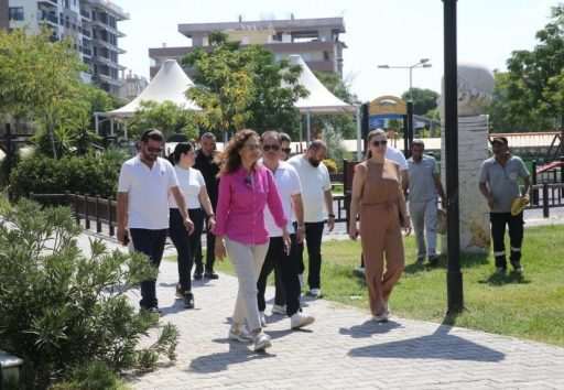 Karşıyaka’da parklar yer altı suyu ile sulanıyor