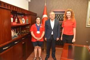 Azmin zaferi; 8 yıl çalıştı Avrupa şampiyonu oldu