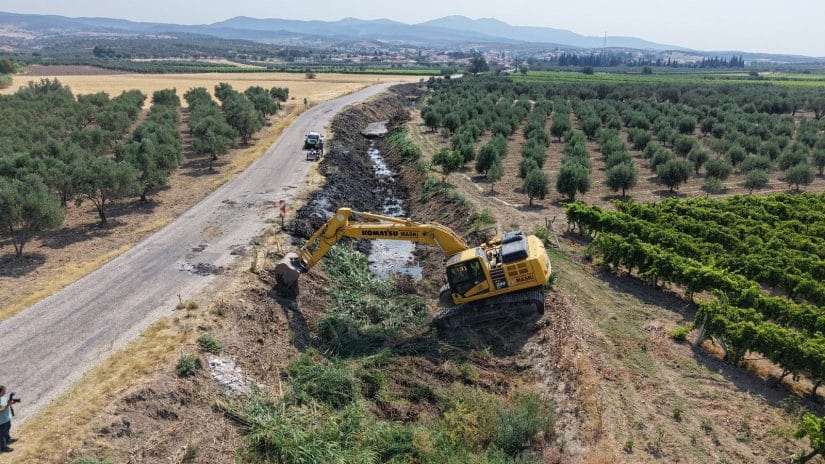 Gümülceli’de Dere Temizliğiyle Yangın Ve Taşkın Riskine Karşı Önlem