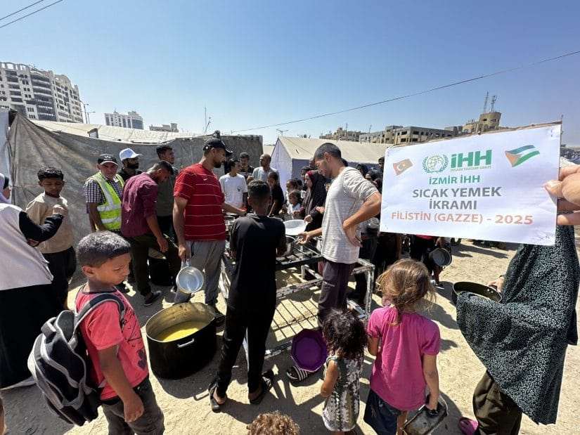 Gazze’de yemek için 100 bin kişi kuyrukta, 60 bini boş dönüyor!