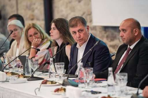 Tugay: Elimizin altında olan hazineleri görmeliyiz