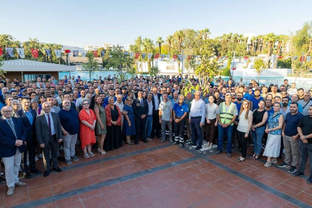 Tugay, Göl Gazinosu’nu işçilerle açtı