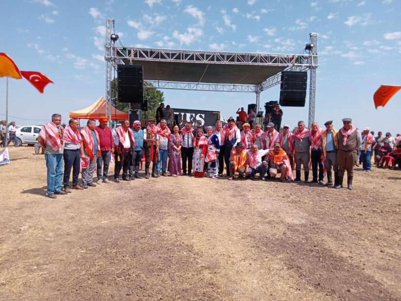 Yörük şenliğinde cirit yarışı