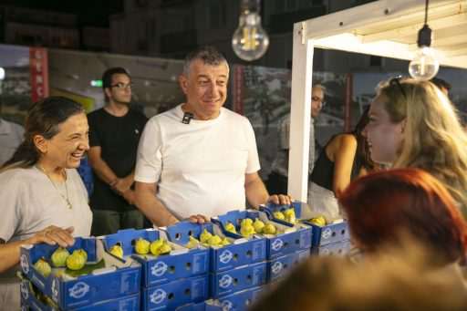 Dalında Kuruyan Bardacığı Belediye Ücretsiz Dağıttı