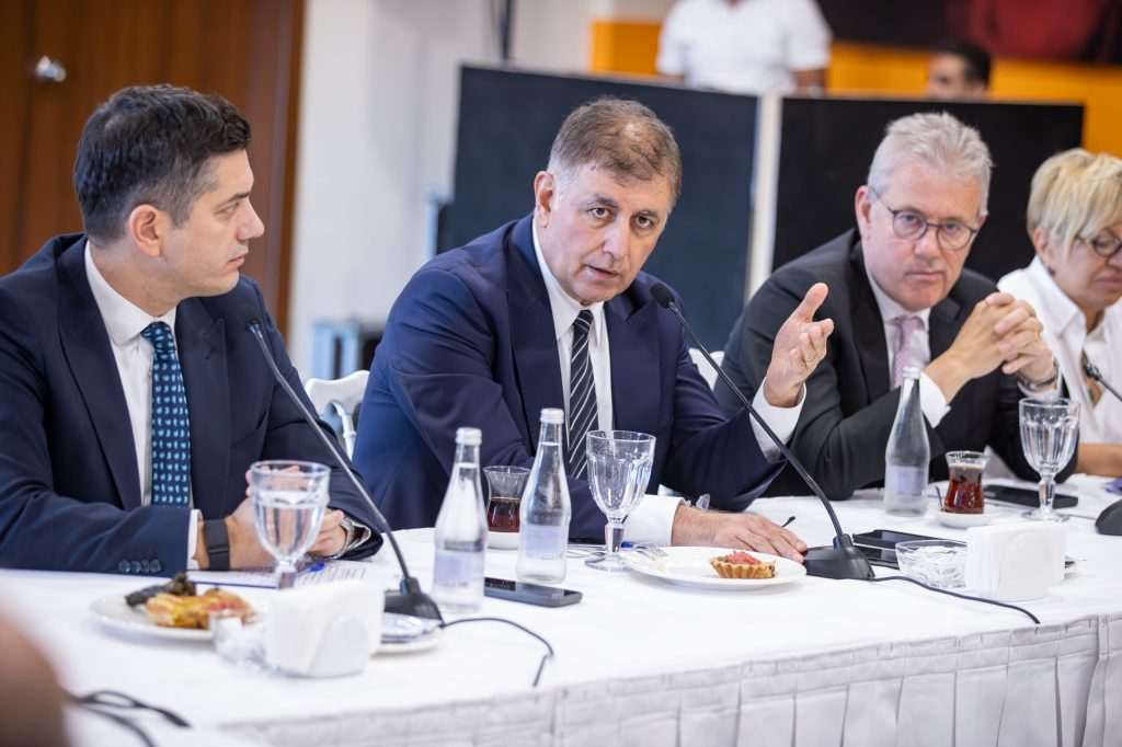 Tugay: İzmir’in kabuğunu kırması için çalışıyoruz