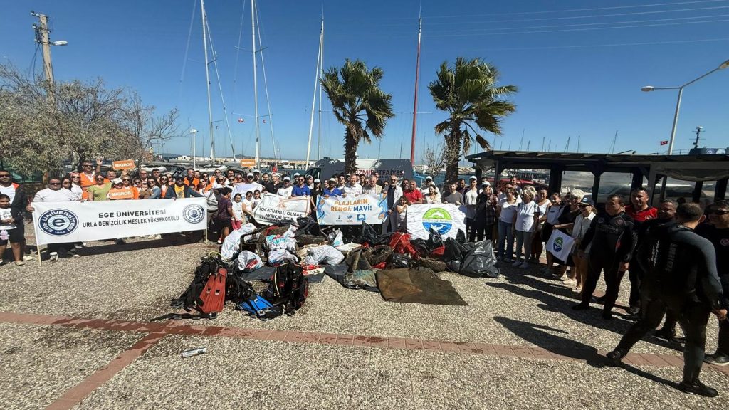 Urla’da kıyı ve deniz temizliğinde 1,5 ton atık toplandı