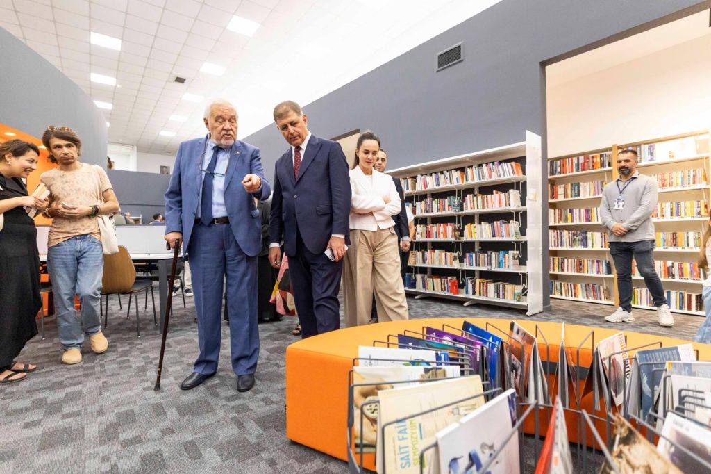 Prof. Dr. İlber Ortaylı kendi adını taşıyan kütüphaneyi açtı