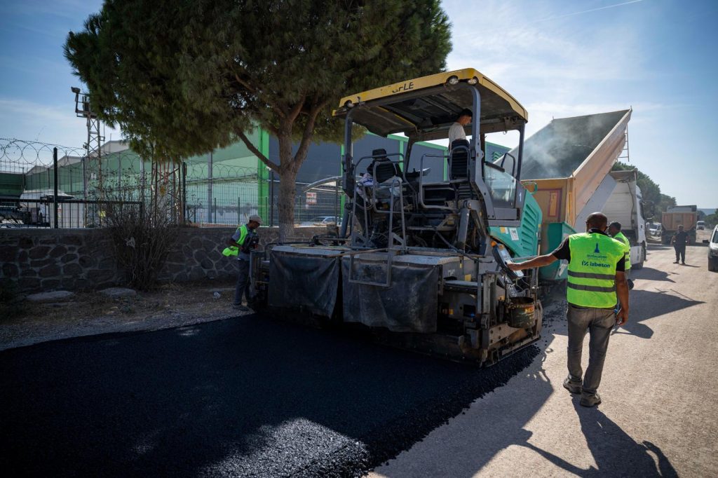 Aliağa’nın sanayi yoluna iki kilometrelik asfalt