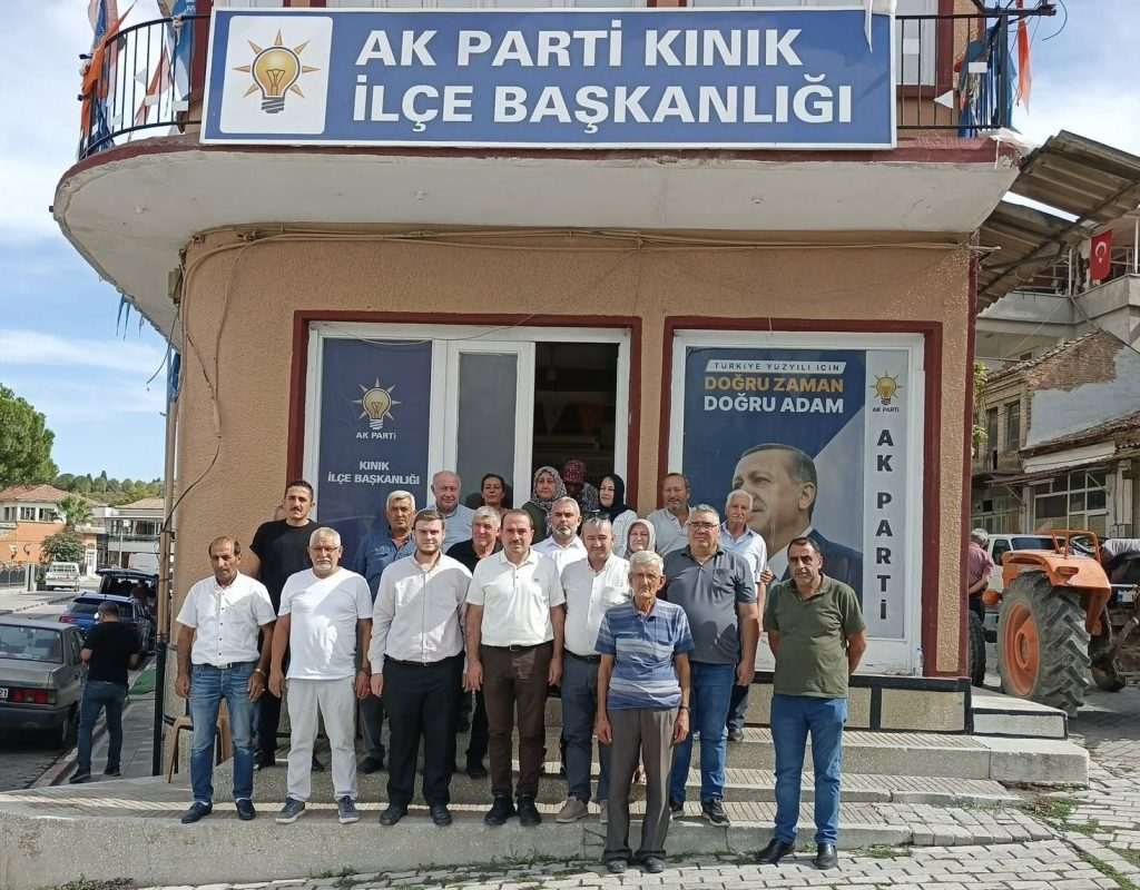 AK Partili Kırkpınar’dan Özel’e yanıt; Siz önce İzmir’in çöplerini temizleyin