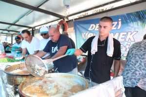Aliağa’da Av Sezonu ‘Balık-Ekmek’ İkramıyla Açıldı