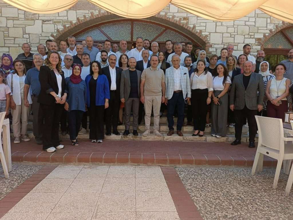 Kırkpınar: İzmir’de balıklardan sonra küçükbaş hayvanlar da telef olmaya başladı