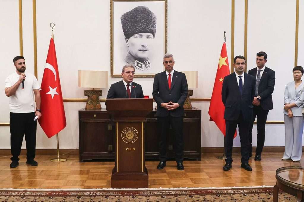 DEÜ rektörü, Sağlık Bakanı heyetiyle Çin’de