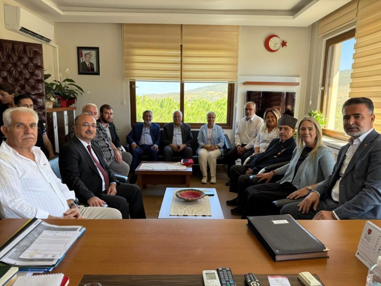 Kaymakam Ziyaretinde İzmir’in Çöp Gerçeği