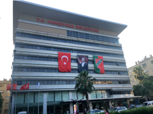 Karşıyaka Belediyesi’nde işçiler iş bıraktı