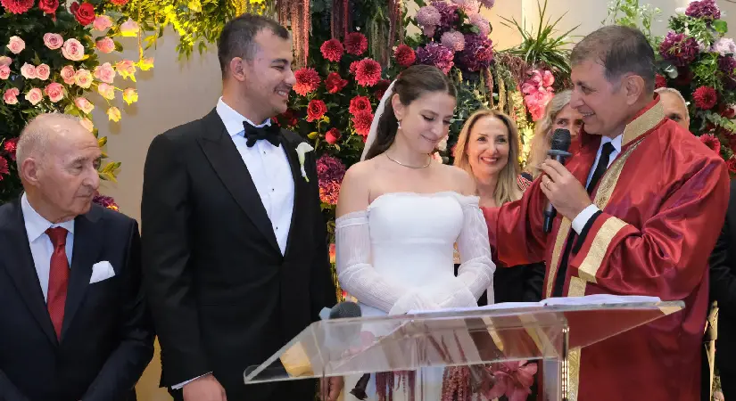 Başkan Tugay kızının nikahını kıydı