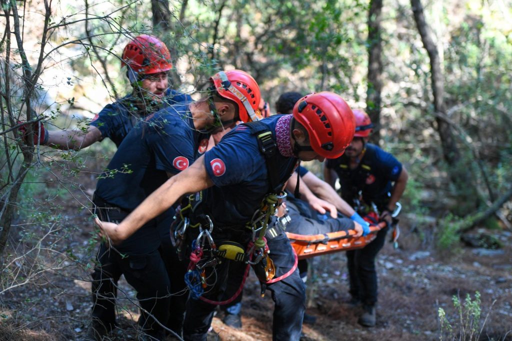 Balçova Terapi Ormanları’nda kurtarma operasyonu