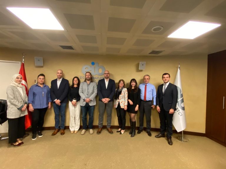 Amerikan mobilya devi İzmir’den ürün almaya geldi