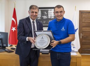 Tarihi başarılara imza atan Tuna, Başkan Tugay’la buluştu