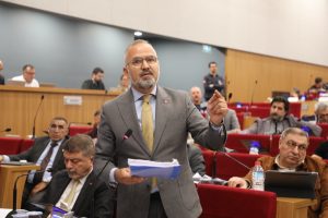 AK Partili Yıldız’dan Başkan Tugay’a, otopark çıkışı: Zihni Sinir belediyeciliği!