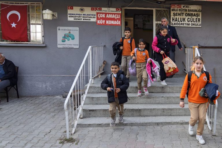 Büyükşehir’den 79 köye ücretsiz internet