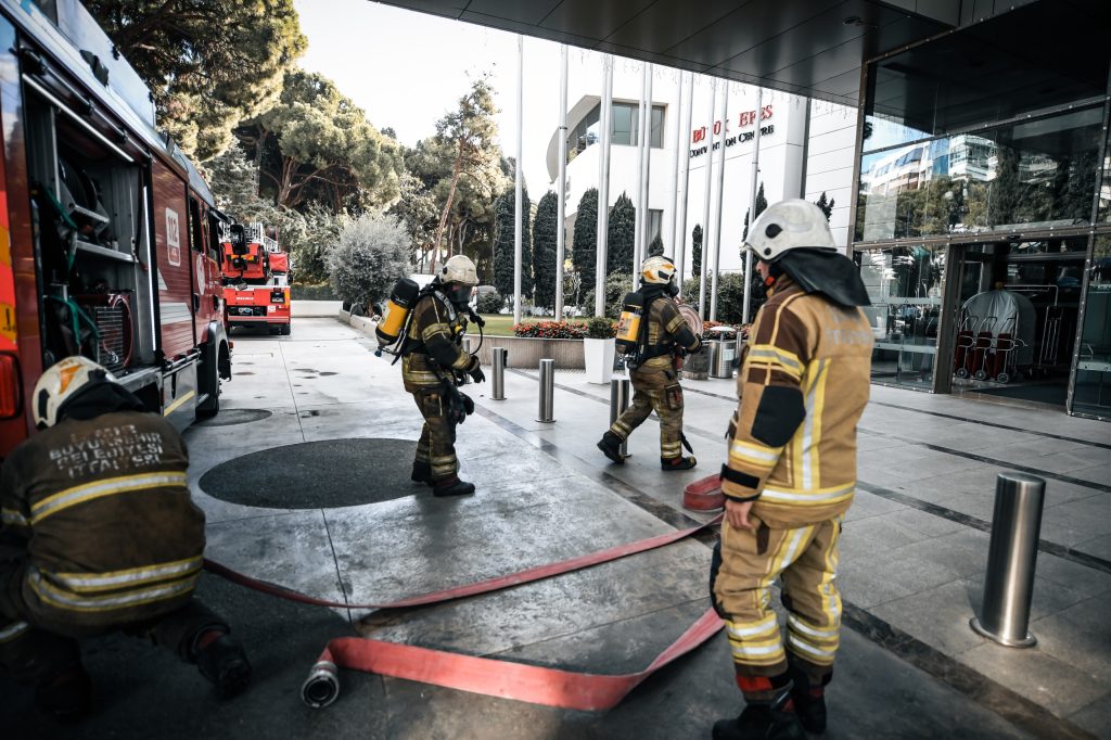 İtfaiye’den Swissotel’de nefes kesen tatbikat