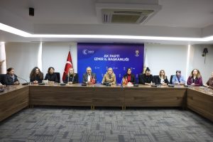 AK Kadın İzmir: Kadına yönelik şiddet, insanlık suçudur