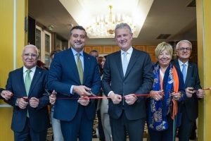 “İletişim Yüzyılında Kentlerin Hikâyesi” Sergisi İzmir’de Açıldı