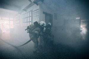 İtfaiye ekiplerinden polis okulunda yangın tatbikatı