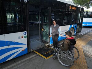 ESHOT’tan Engelliler için “Duraktayım” uygulaması