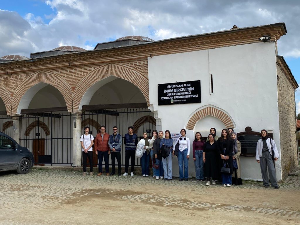 Büyükşehir’den üniversite öğrencilerine Tire gezisi