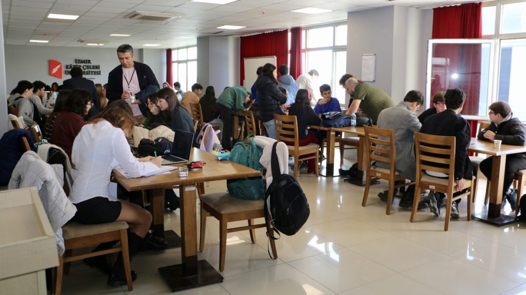 Öğrenciler Yapay Zeka Destekli Su ve Atık Yönetimi Çözümleri İçin Harekete Geçti