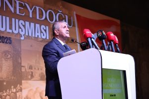MHP İzmir İl Başkanı Veysel Şahin: “İzmir 2025’te susuzluğun mahkûmu, çöp sorununun tutuklusu oldu”