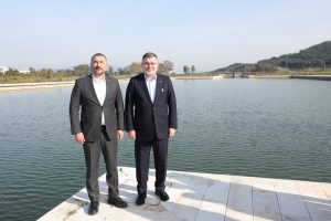 AK Partili Bayraklı’dan, CHP’li Onbaşıoğlu’na yatırım yanıtı!