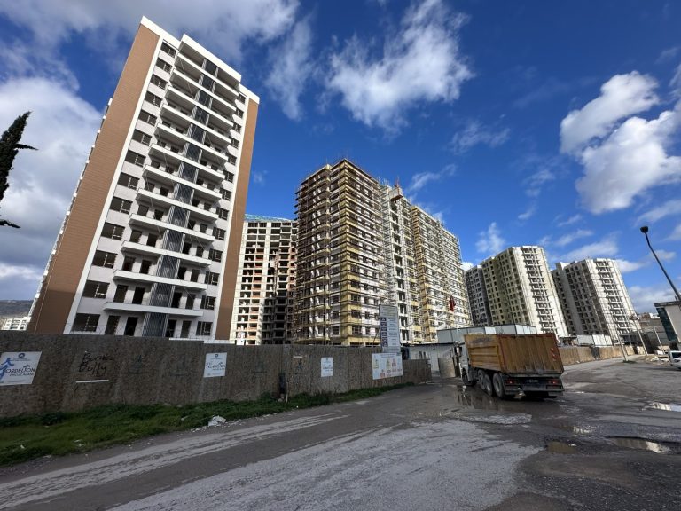 İzmir’de Kentsel Dönüşüm Çalışmaları: 6 Bin 346 Bağımsız Bölümün İnşaatı Başlatıldı