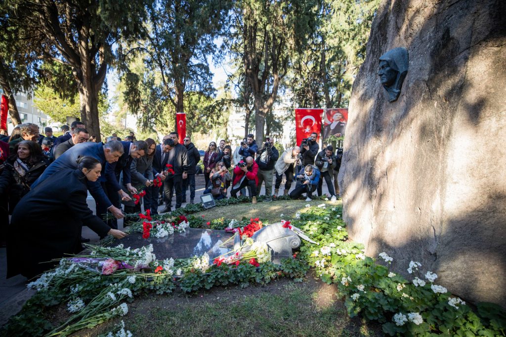 Zübeyde Hanım, vefatının 103’üncü yılında Karşıyaka’da anıldı